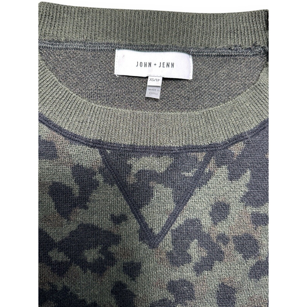 John + Jenn Womens Sweater Green Black Cheetah Print Knit Sz XS Oversized. Camo - Picture 4 of 12
